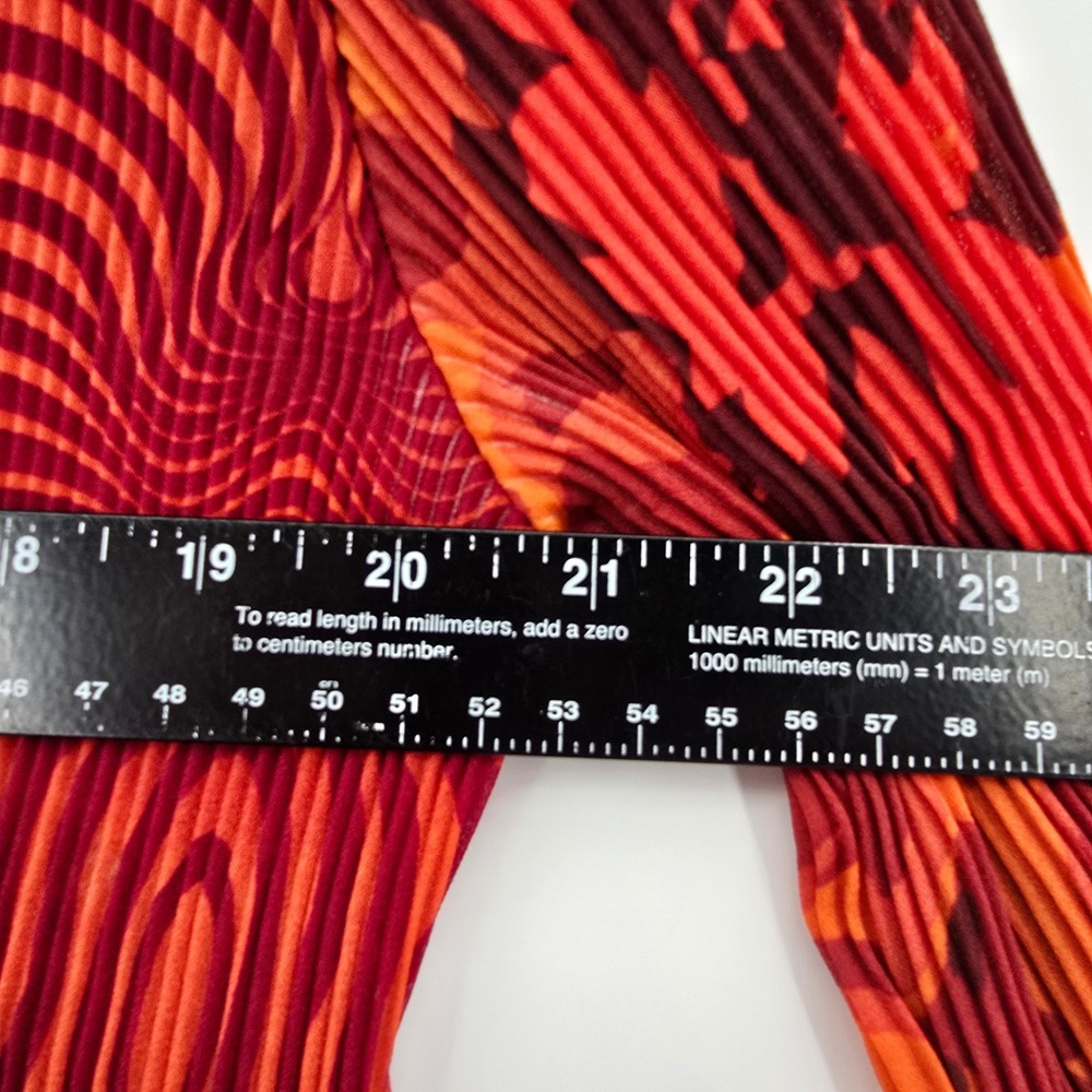 Red & Orange Abstract Button-Down Shirt - Picture 9 of 10